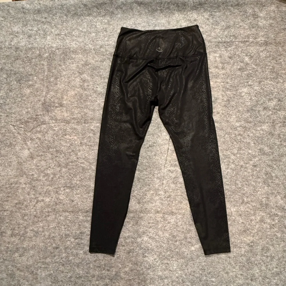 Beyond Yoga Snakeskin Foil High Waisted Leggings Womens M Black Shimmer Shiny